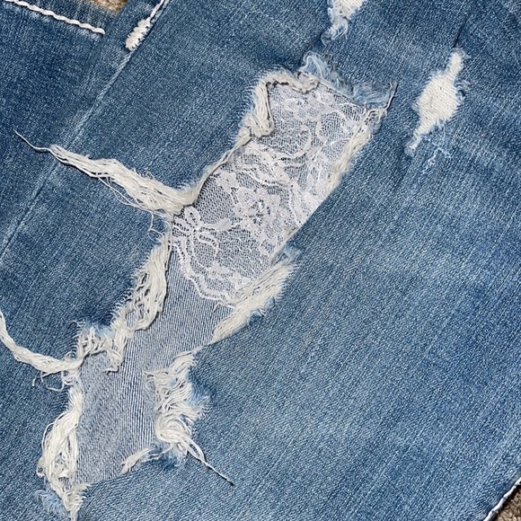 Women’s Distressed Jeans - Picture 2 of 6